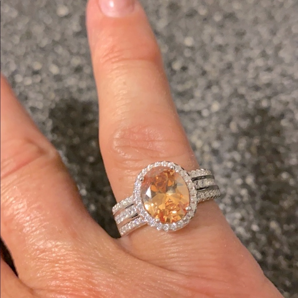 Bella Luce Champagne & White Diamond Simulant